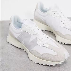 New Balance 327 Sneakers Size 8